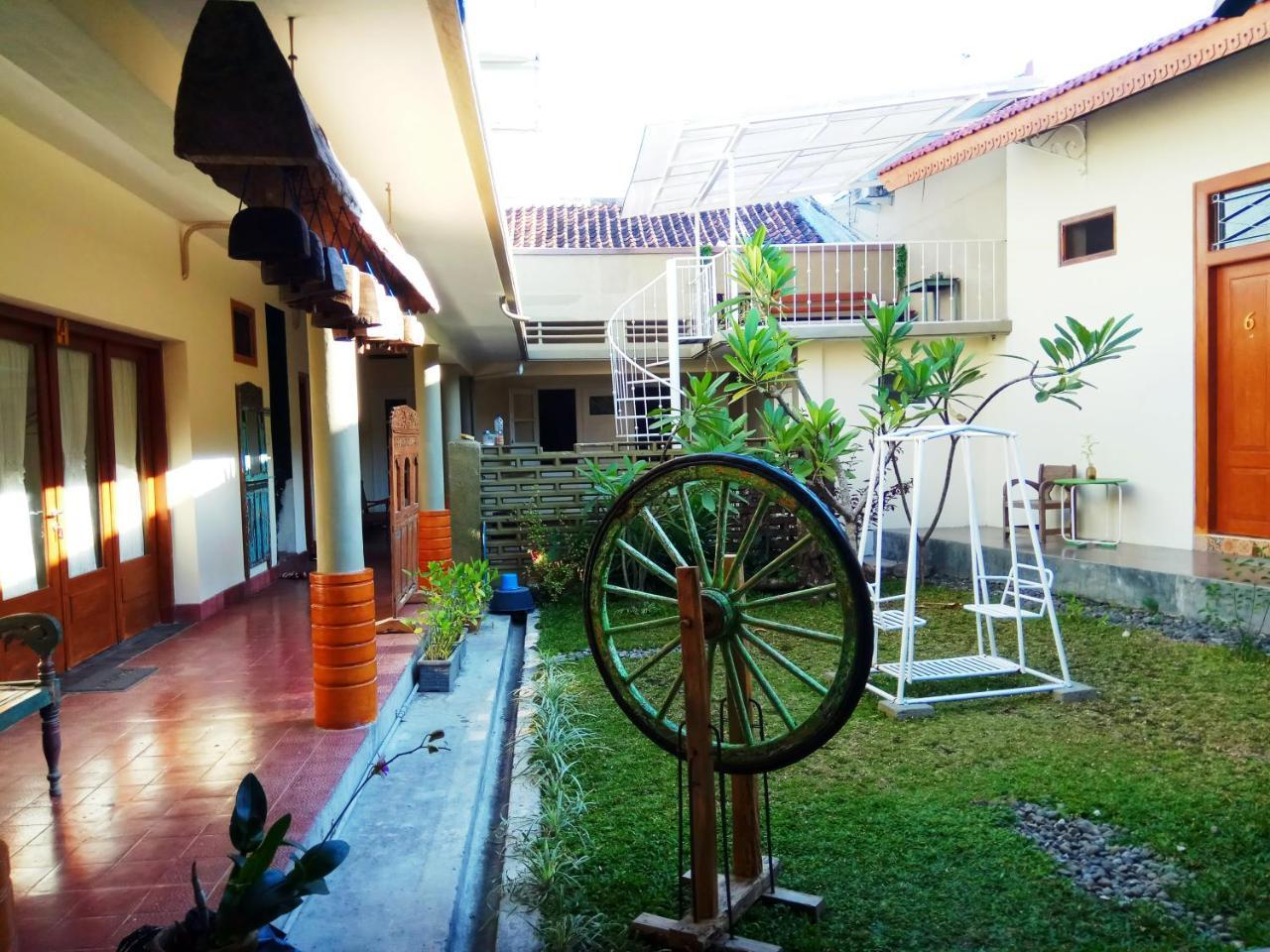 Doeloerkoe Homestay Solo 外观 照片