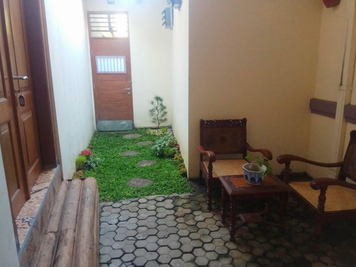 Doeloerkoe Homestay Solo 外观 照片